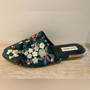 Steve Madden Women's Floral Embroidered Mules - Green